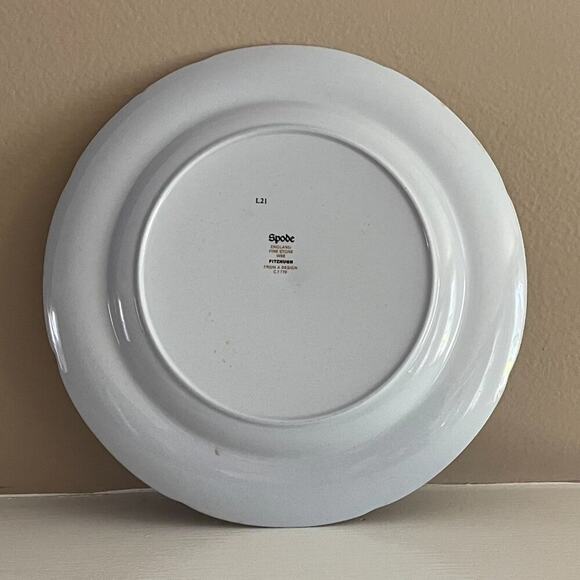 Vintage Spode Fitzhugh Pattern Red, White Salad Plates, 8", Set of 7 - Picture 2 of 9